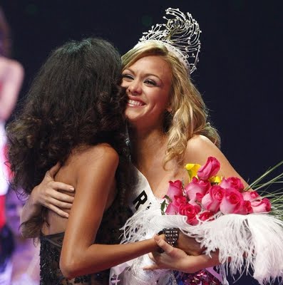 Atenţiune fetelor: Miss Universe® Romania 2009 ajunge in Cluj!