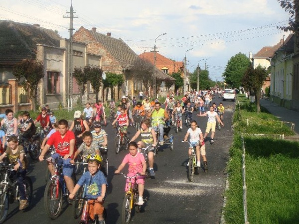 Marşul bicicletelor a adunat peste o sută de careieni