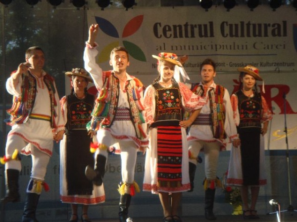 ansamblul ceatara dansuri