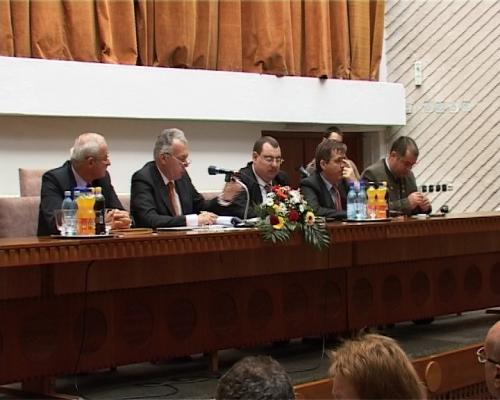 Ministrul Borbely apreciază proiectele implementate la Satu Mare dar evită Auschwitz-ul din Turda
