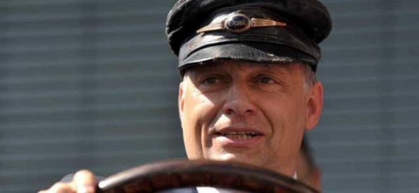 Viktor Orban o compară pe Angela Merkel cu Adolf Hitler