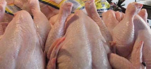 Atenţie la cumpărături! Aproape un sfert din carnea de pui este contaminată cu bacteria Campylobacter
