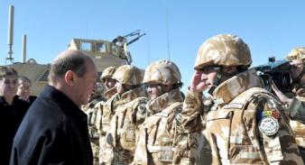 Militarii români din Afganistan îl lasă pe Băsescu la vatră!