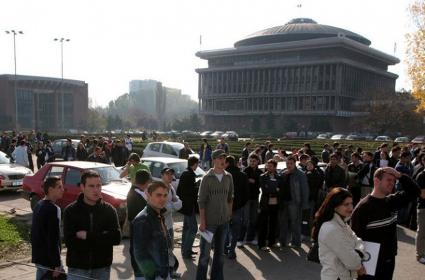 Studenţii ies în stradă, miercuri, în Bucureşti şi în centrele universitare din ţară