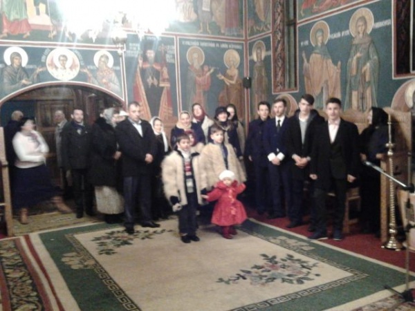 sc 3 colindatori 1manastire