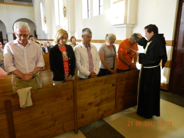 Primele Comunităţi Familiale de Evanghelizare la Mănăstirea Franciscană ,,Maica Domnului’’ din Oradea