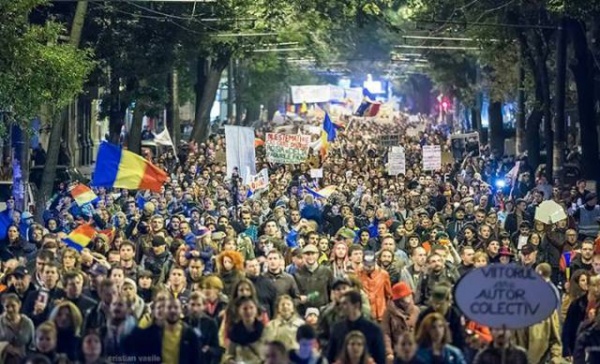 Continuă protestele împotriva proiectului de la Roşia Montană
