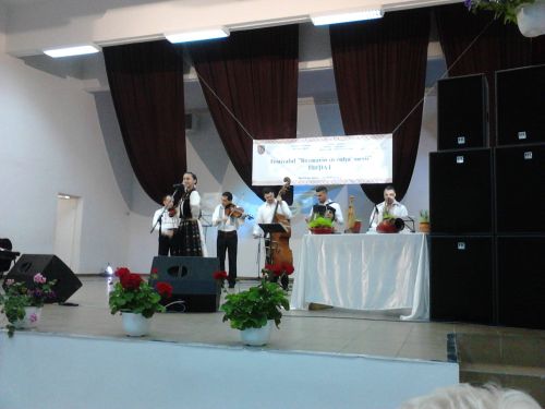 Bihorenii au câștigat trofeul primei ediții a festivalului “Rozmarin în colțu mesii”