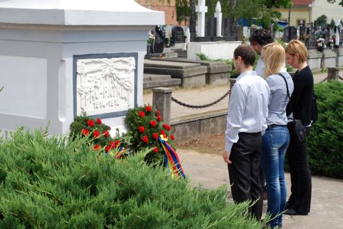 ziua eroilor cimitir