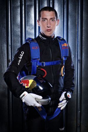 Alexandru Nicolau câştigă prima etapă a Cupei Mondiale de Paraşutism