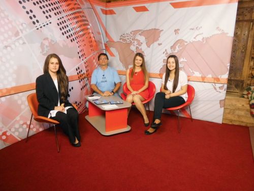 Eleve ale Liceului Teoretic apreciate de un post TV din Maramureş