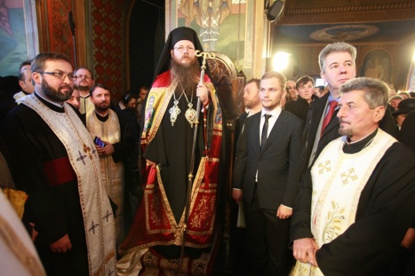 Episcopul Harghitei și Covasnei, către credincioși: De Paști, îmbrăcați-vă în haina neamului românesc