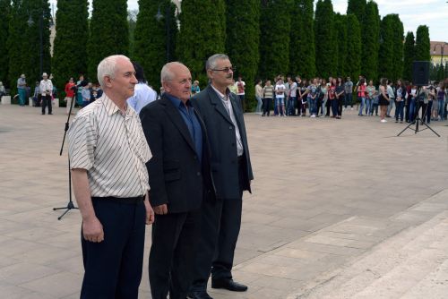 monument 9 mai cadre militare depuneri