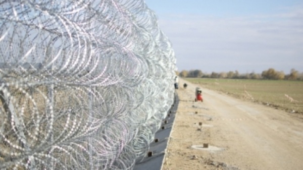 Ungaria şi-a sigilat graniţa cu Serbia