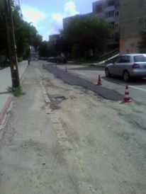 În Carei se refac asfaltările finalizate recent dar denivelate