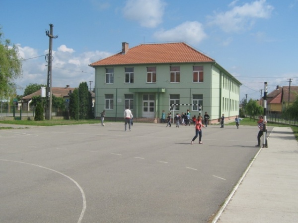 Post vacant la Şcoala Gimnazială din Petreşti
