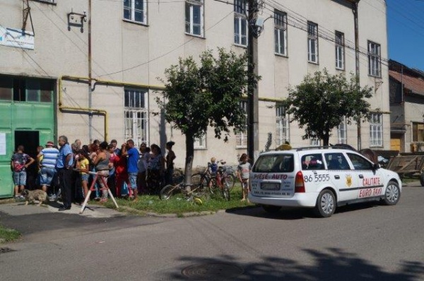 distribuirea ajutoare taxi carei