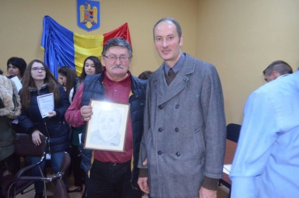 Un primar din judeţul Satu Mare a primit un tablou cu chipul său