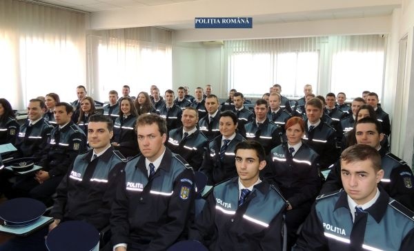 48 de poliţişti au depus jurământul la sediul Inspectoratului Judeţean de Poliţie Satu Mare