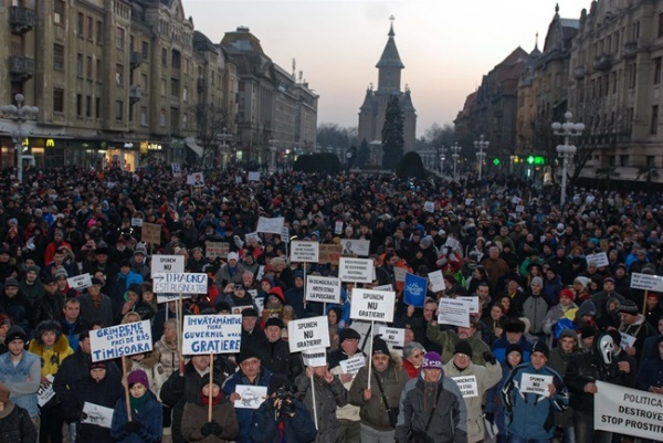 Cele mai ample proteste din 1990 încoace. Zeci de mii de români împotriva ordonanţelor de graţiere