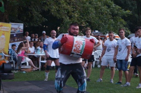 Rodion Suchman din Chişinău câştigă titlul de Strongman Carei 2017