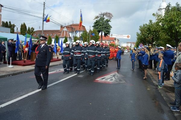 Cadre militare înaintate în grad de Ziua Pompierilor. Pompierul  de onoare al județului Satu Mare
