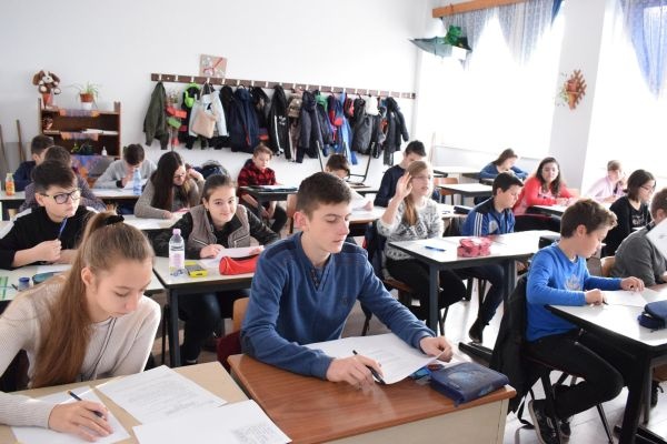 petkes concurs elevi2