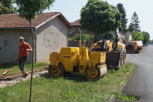spatii verzi asfaltare trotuar