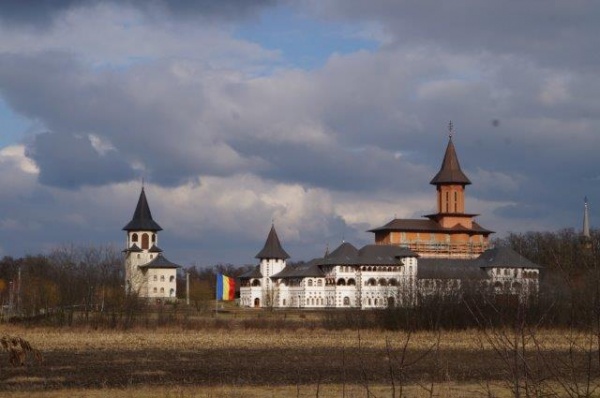 scasrisoara manastire