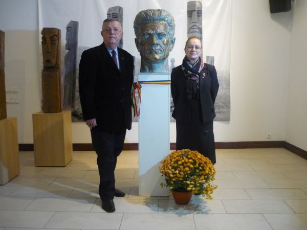 IN MEMORIAM GHEZA VIDA părintele Monumentului Ostaşului Român de la Carei