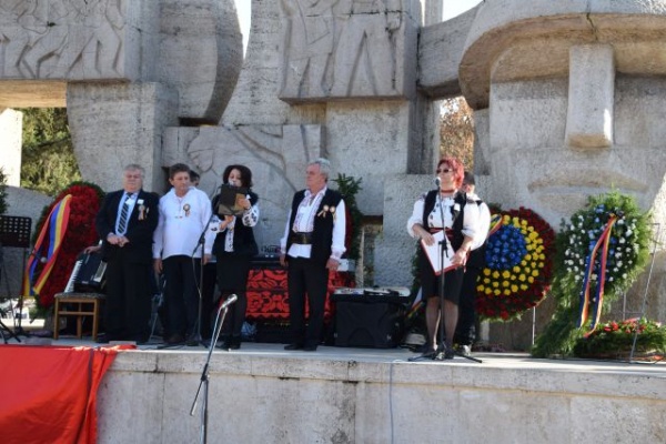 centenar organizatori