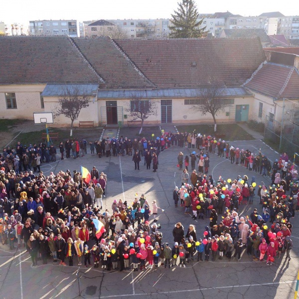 Şi elevii de la Şcoala Vasile Lucaciu Carei au sărbătorit Centenarul
