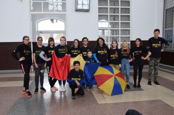 Elevi careieni la manifestările de la București de Ziua Regalității