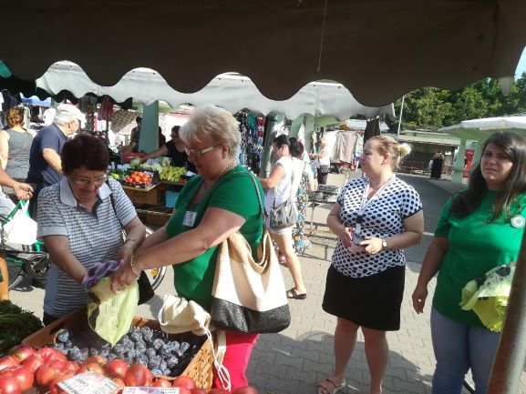 APM Satu Mare și campania împotriva pungilor de plastic în Piața de alimente Carei