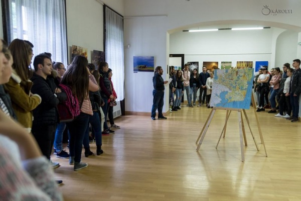 Elevi careieni la vernisajul expoziției de fotografie „Delta Dunării”