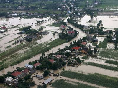 Victimele inundaţiilor din România vor primi bani din Fondul de Solidaritate