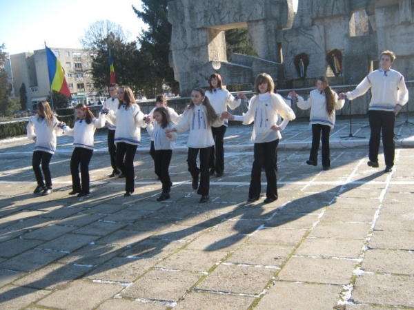 24 Ianuarie, Ziua Micii Uniri, zi liberă. Spectacol de dansuri şi cântece populare la Oradea