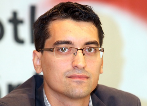 Răzvan Burleanu a câştigat alegerile pentru şefia FRF