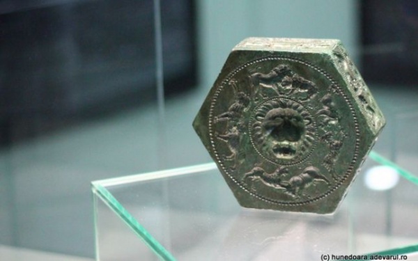 Descoperirea fabuloasă din Sarmizegetusa Regia ţinută „la secret“ timp de doi ani: matriţa antică a bijutierului din capitala Daciei