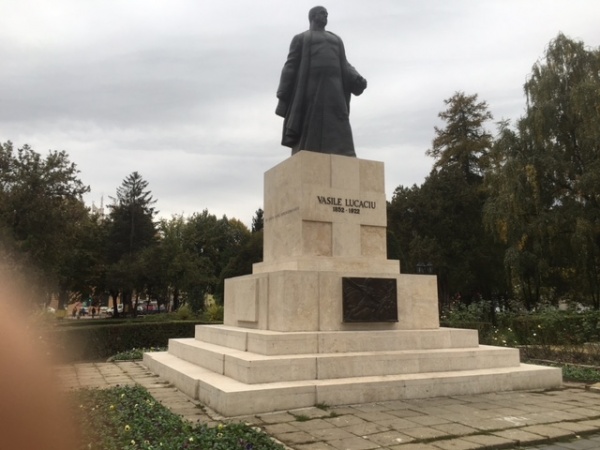 La Satu Mare modernizarea nu înseamnă demolare. Statuia lui Vasile Lucaciu