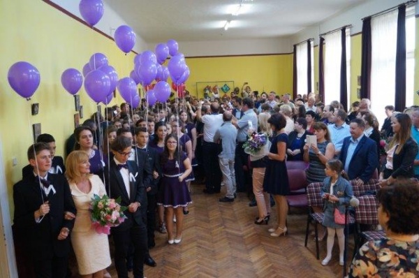 Absolvenţii clasei a VIII-a de la Şcoala Vasile Lucaciu Carei
