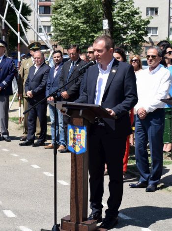 Prefectul județului Satu Mare participă la inaugurarea unui catarg cu drapel românesc. Este o provocare domnule primar Kovacs?