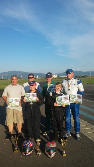 Karting. Elevii lui Mille Ioan revin de la Brașov cu rezultate frumoase