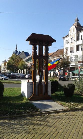 A dispărut un steag de la Troiţa românească din Satu Mare