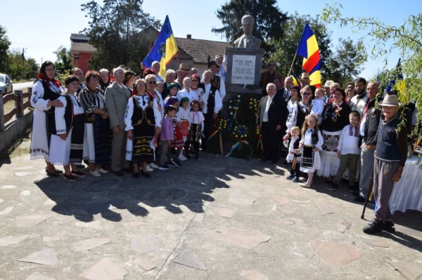 Comemorare Avram Iancu la Marna Nouă. Parada portului popular pentru cei mici