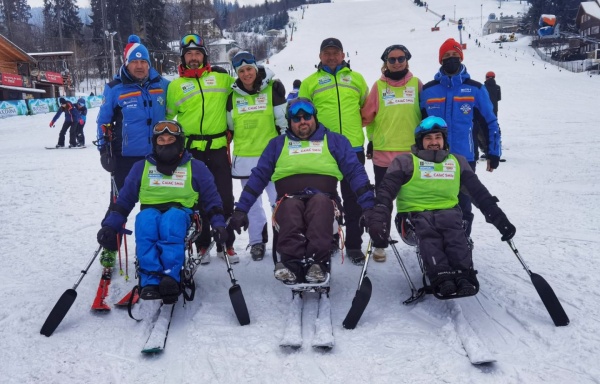 Premieră națională: careianul Bogdan Cioltea a devenit monitor de schi pentru persoane cu nevoi speciale