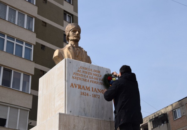 Revoluționarii pașoptiști Avram Iancu și Simion Bărnuțiu nu au fost uitați la Carei