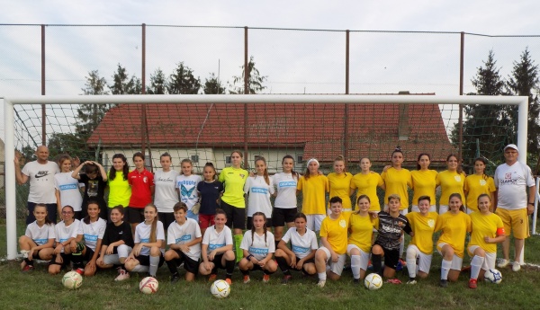 Fotbalistele de la A.C.S. Daliana Carei au primit teren de joc la Petrești