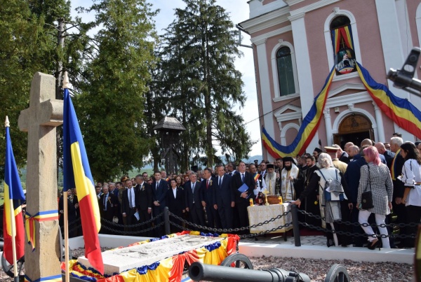 Comemorarea lui Avram Iancu la Țebea. Prim ministru și politicieni huiduiți