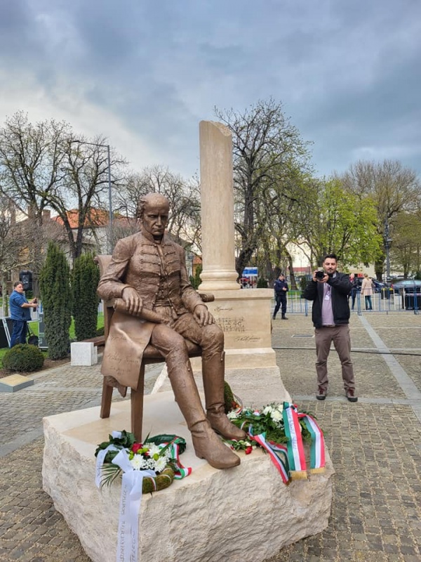 Grup statuar sau statuie a dezvelit la Carei președinta Ungariei? Documentație refuzată a fi făcută publică
